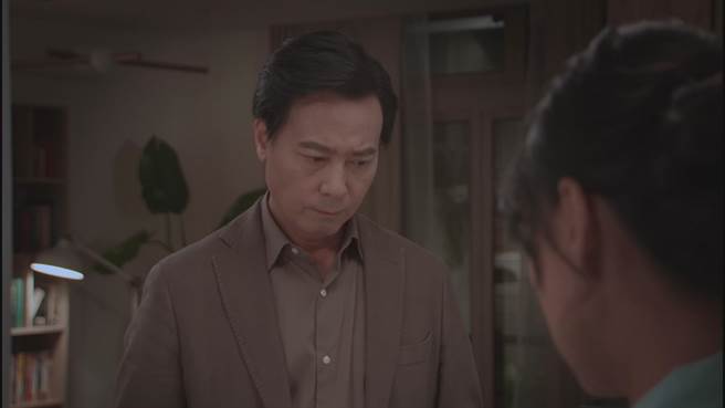 尹昭德思考放张本渝自由。（华视提供）