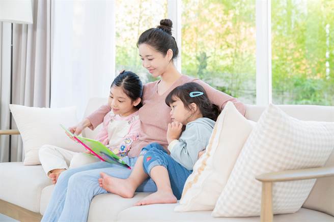 全球人寿建议妈妈们运用人生5大补帖，做保险最完善的规划。（全球人寿提供）