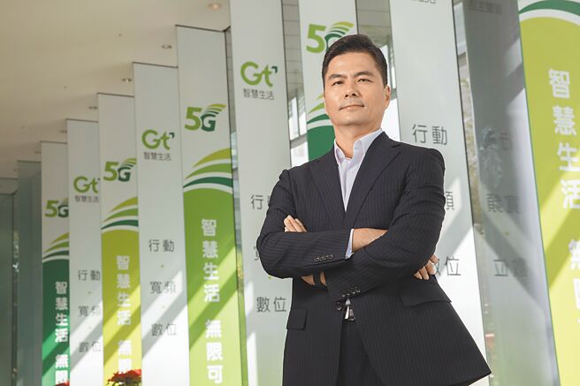 针对远传合併亚太电信，亚太电董事长陈鹏6日亲上火线驳市场贱卖说，并强调合併案价格在合理范围内，呼吁NCC及公平会儘速核准合併案。图／亚太电信提供