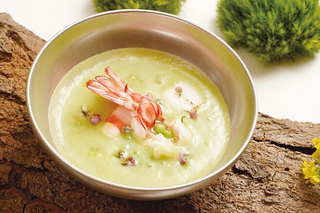 吸物（汤）〈车海老豆擂流〉。图／日胜生加贺屋