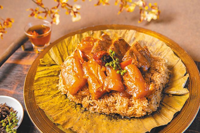 「冠军犇牛粽」肉香四溢，口口过瘾。（台北万豪酒店提供）