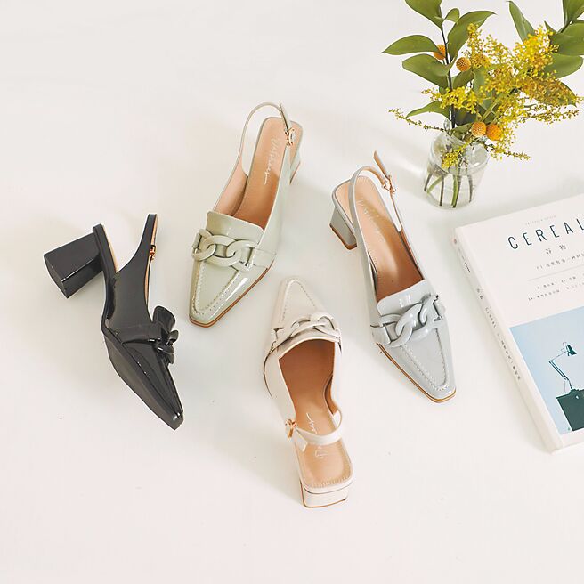 D+AF大方扣中跟乐福鞋，原价1480元，特价740元。（D+AF 提供）