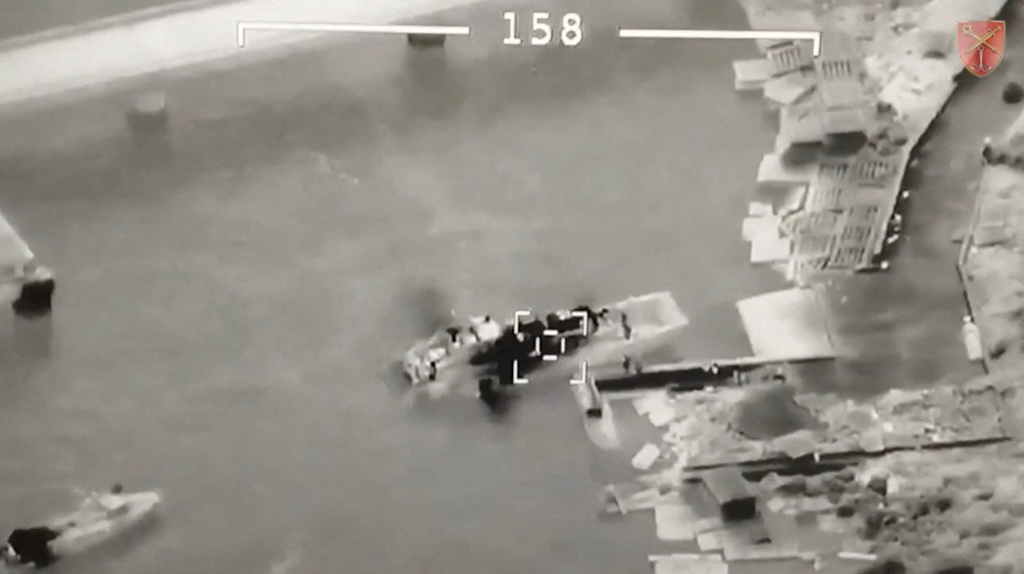 乌克兰国防部7日宣称在蛇岛附近击沉1艘俄军羚羊级（Serna-class）登陆艇及2具SA-15防空系统，当局还释出影像证明精准打击。（图／路透社）(photo:ChinaTimes)