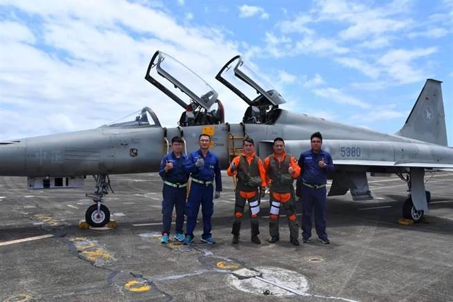 F-5型5380号机，飞行时数破10000小时。摘自空军脸书
