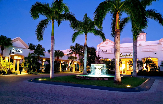 巴哈马（Bahamas）豪华度假村离奇命案，3名美国人相继被发现陈尸于别墅内。（图/截自度假村@SandalsEmeraldBay 脸书）