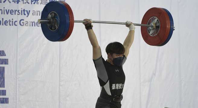 陳玟卉在2022全大運舉重公開女生組71公斤級輕鬆奪金。（運促會提供）