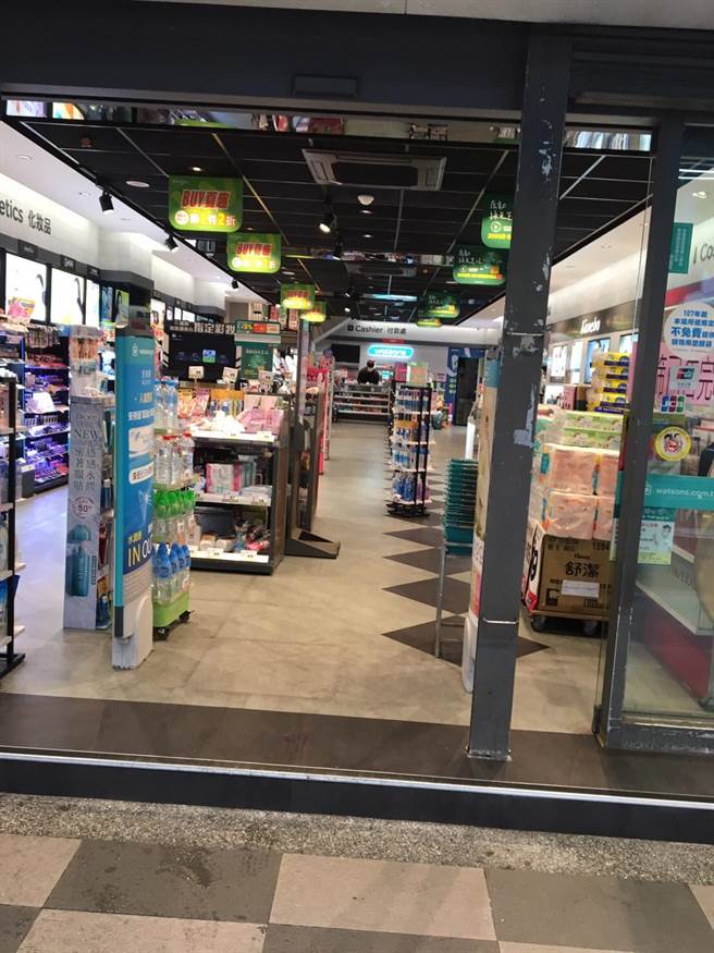 屈臣氏、康是美等药妆店，今（9）开卖亚培快筛试剂，不过花莲多家门市指出，快筛试剂目前还未到货，仅能先贩售其他价格较贵的快筛试剂。（罗亦晽摄）