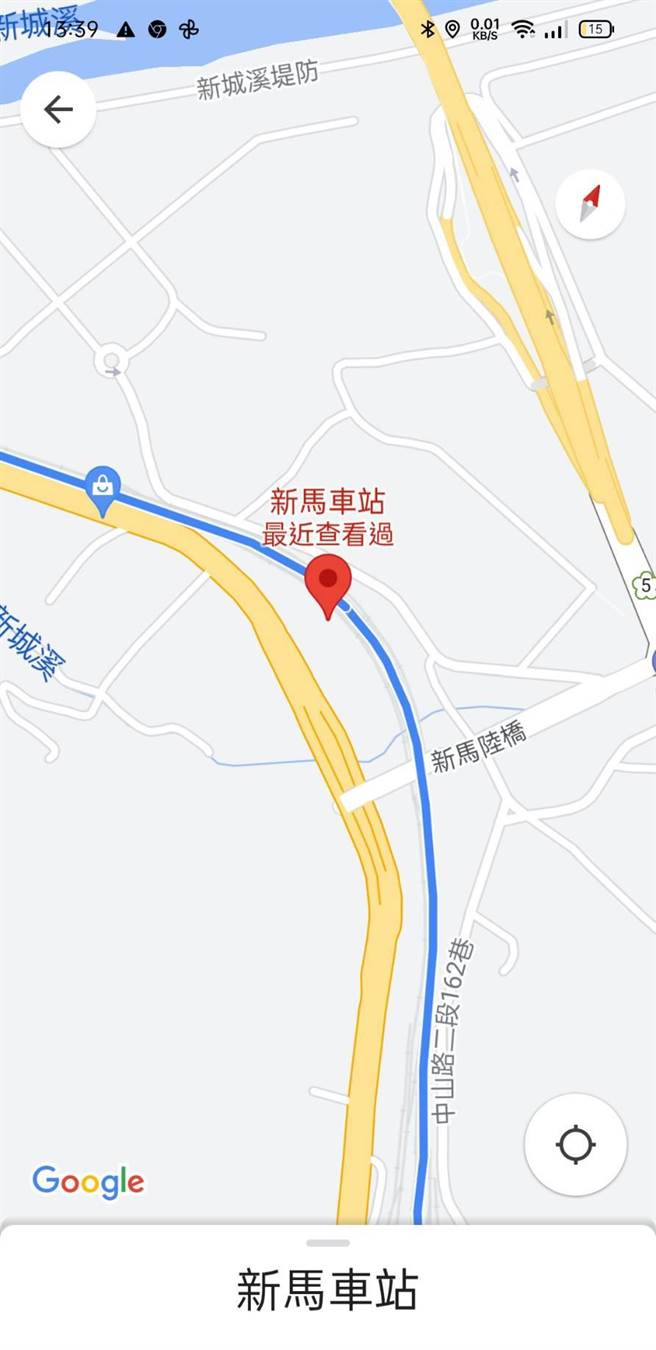 宜兰线新马站位于弯道上(截自google地图)