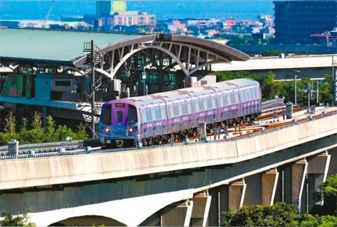 地牛翻身桃園捷運公司啟動地震因應標準作業程序，預計下午3點13分完成巡軌作業。(桃捷公司提供／呂筱蟬桃園傳真)