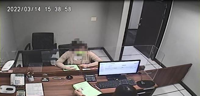 馮婦今年3月到執行署新北分署申請辦理分期繳納罰緩。（法務部執行署新北分署提供）