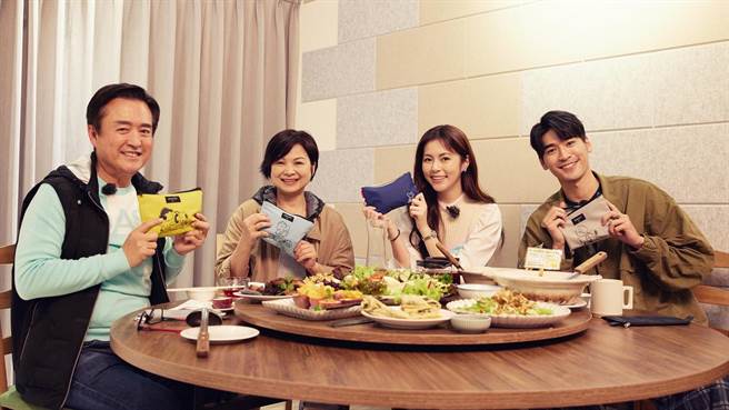 检场（左起）杨贵媚、任容萱、涂善存4人将一同前往南投旅游。（东森提供）