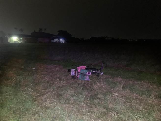 潮州跳伞场死亡车祸，老翁疑闪人擦撞摔车。(警方提供)