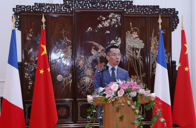 陆驻法大使卢沙野表示， 法媒嘲讽清零政策是想看中国疫情的笑话。（图／新华社）