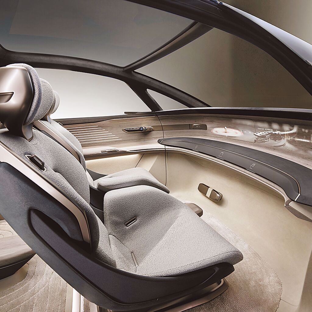 Level 4自動駕駛模式，方向盤收納於儀表控台中。（Audi提供）