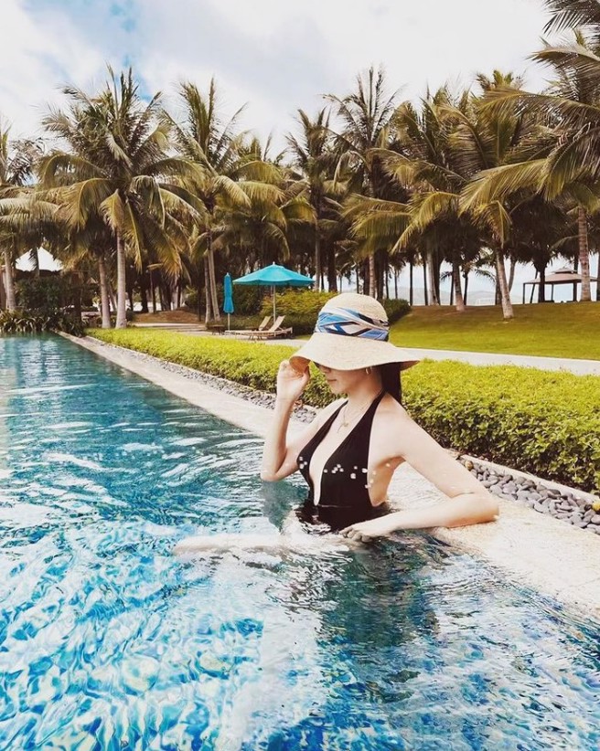 林熙蕾年近半百，身材一样维持得很好。（图／IG@kellyhlin）