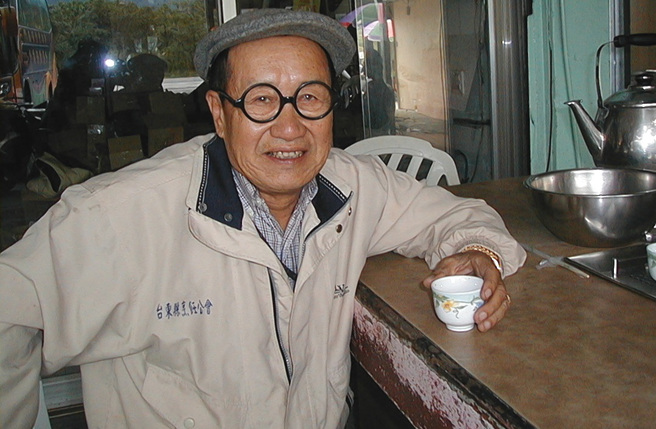 脱线在萤光幕前给人带来笑声，私下却多有遗憾之事，曾亲自钉小棺材，泪送早夭长子离开。(中时资料照片)