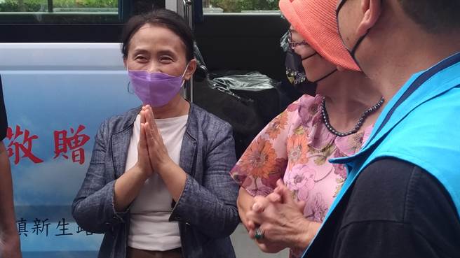 疫情中完成父亲庄训章的遗愿，庄英暖向大家衷心致谢。（部东医院提供）