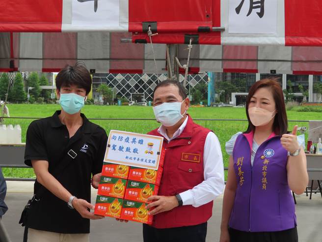 新北开设老幼急门诊优先通道 侯友宜：确保弱势族群顺利。（叶德正摄）