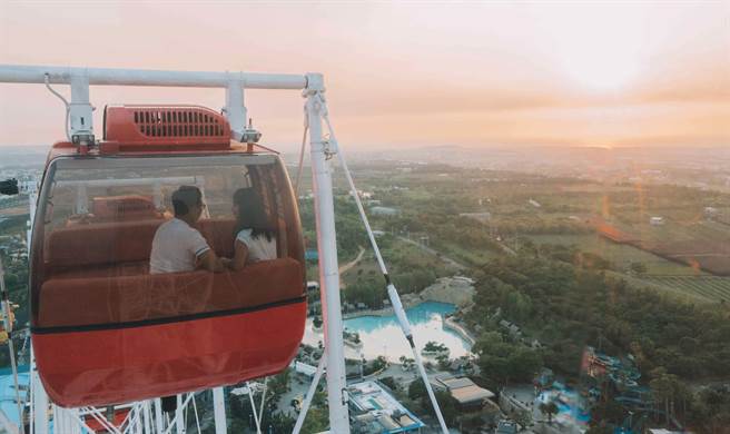 《天空之夢》摩天輪是許多愛情故事萌芽的起點，助攻不少段戀情。（麗寶樂園提供）