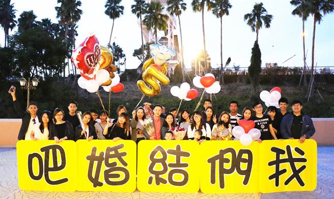 浪漫的氛圍、美麗的風景，天空之夢摩天輪見證無數次的「我願意」。（麗寶樂園提供）