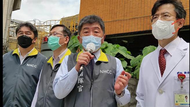 卫福部台北医院院长郑舜平说，设立新冠肺炎急门诊让其他急重症病人不会因此新冠肺炎病患影响，延误医治时间。（陈慰慈摄）