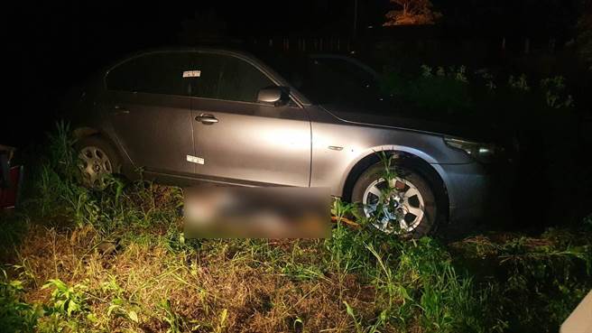 34歲從事汽車修理工作的潘姓男子，8日凌晨外出後遲未返家，經女友報案指稱在掩埋場附近發現潘男車輛，警方在附近搜索時，竟在1部廢棄車車底下，找到氣絕已斷的潘。（警方提供／羅亦晽花蓮傳真）