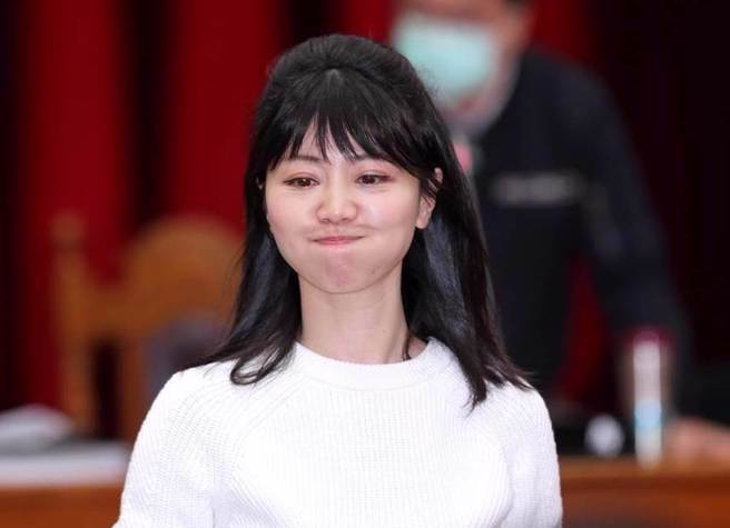 台灣之星下午斷訊災情波及民進黨立委高嘉瑜，讓她感到十分不滿。（圖／本報系資料照）