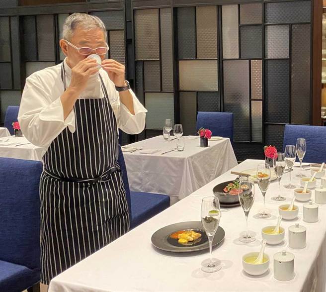 新北市農業局媒合坪林農會與米其林餐廳教父牛排合作，將結合10連霸全國製茶冠軍技術製成的高品質茶葉，推出佐餐單品茶飲。（農業局提供）