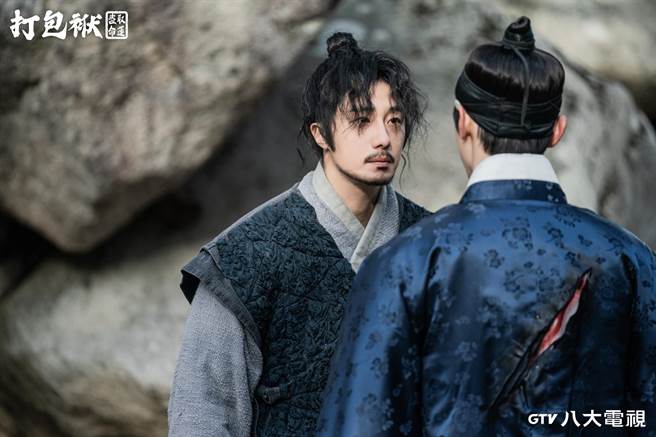 丁一宇在《打包袱-盗取命运》中饰演特殊职业的绑匪。（八大提供）