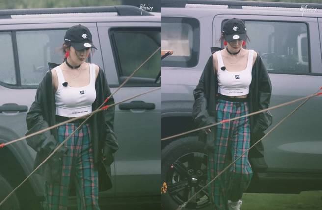 楊冪好身材全都露。(圖／取自微博)