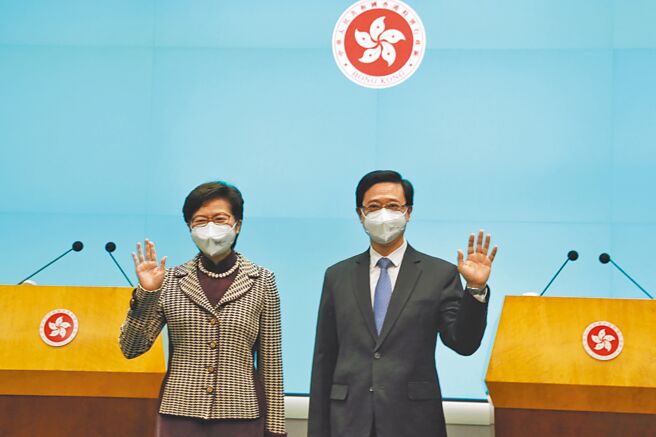 淡江大学国际事务与战略研究所副教授黄介正提出八字箴言，「好事多做，恶言不出」，并提醒蔡政府，不要把香港民心当作「揽炒」的工具，作为对抗北京的棋子。（中新社）