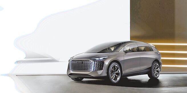 Audi urbansphere concept概念车外观採取极简造型，车头的「Audi Light Canvas灯光画布」可透过动态灯光效果对外进行沟通。（Audi提供）