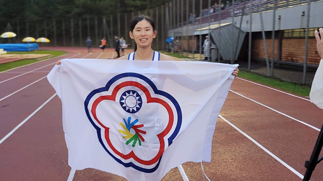 田徑好手許樂在巴西聽奧女子100公尺跨欄金牌，以破大會紀錄的13秒91摘金，也是本屆聽奧中華隊首金。（中華聽奧代表團提供）