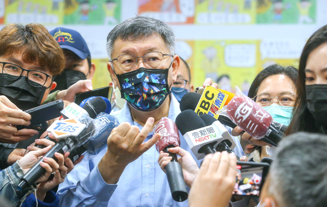 近一个月本土疫情升温，台北市长柯文哲因为疫情而「炎上」的话题有哪些呢？（粘耿豪摄）