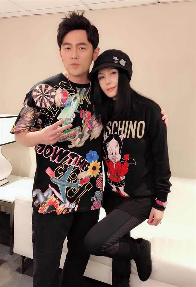 江蕙与周杰伦私下经常聚餐，情如姊弟。（杰威尔音乐提供）