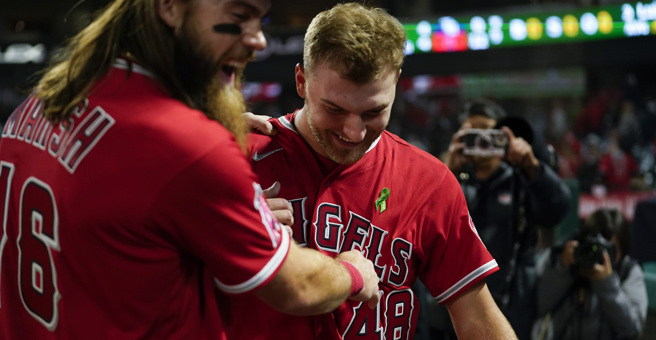 先发投手德梅斯一夫当关(美联社)