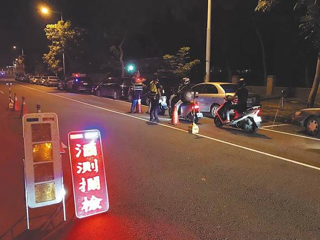 高雄吴姓男子去年11月酒驾遭逮，呼气酒测值高达0.34mg／l，遭法院依公共危险罪嫌判处4个月有期徒刑、併科罚金2万5000元，由于吴男前后已发生5次酒驾且有肇事纪录，法院认定吴男不准易科罚金，可抗告。（本报资料照片）