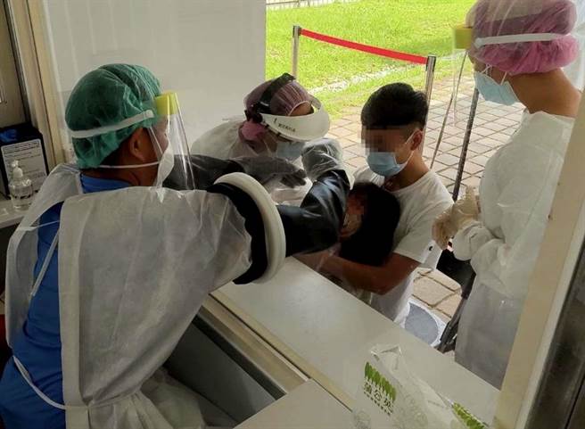 新竹市即日起启动「儿少快筛阳24小时一站式服务」，快筛阳且有症状儿童，只要到新竹马偕、新竹台大、新竹国泰急诊区，包括PCR、医师看诊、领药或评估住院都可1次完成。（新竹市政府提供／陈育贤新竹传真）