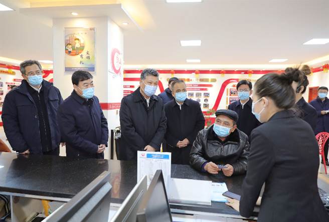 圖為新疆黨委書記馬興瑞在當地調研。（新疆日報）