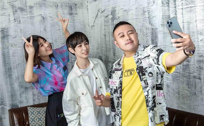 木星、魏嘉莹、登登录制《AD BUY金秀》。（ADMIXX提供)