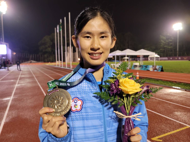 许乐成功拿下臺湾参加巴西听奥首面金牌 。台中市政府提供