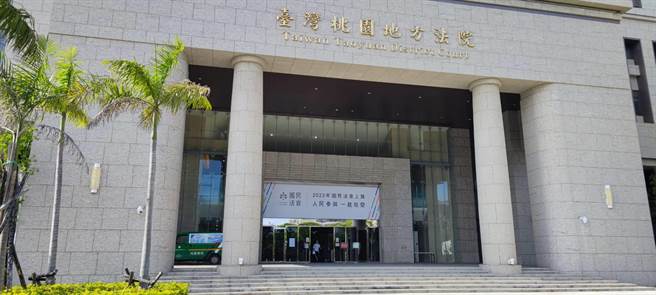 桃园市曾姓男子涉嫌46刀砍死母亲，今天首度开庭，他称当时被鬼上身。（赖佑维摄）