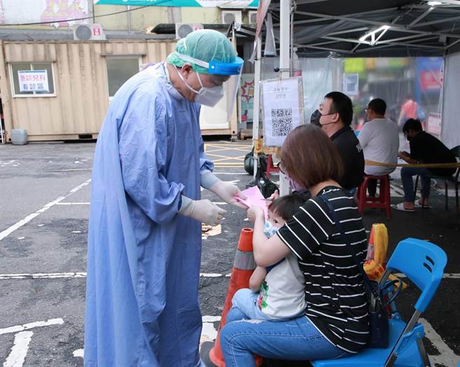 衛福部基隆醫院在急診室外設置「急診兒科區」，並派小兒科醫師24小時駐診。（基隆市政府提供／陳彩玲基隆傳真）