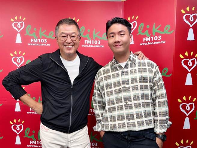 王伟忠主持中广流行网「欸！我说到哪里了」，今访问网红阿翰。（金星文创提供)