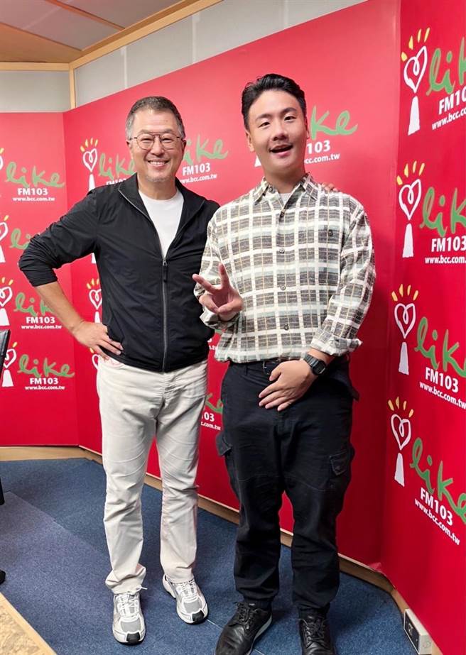 王伟忠主持中广流行网「欸！我说到哪里了」，今访问网红阿翰。（金星文创提供)