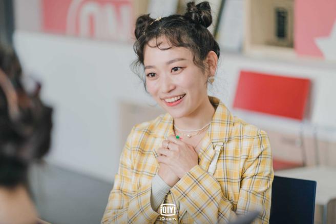 金澀琪客串演出雙面演員Happy。（愛奇藝國際站提供）