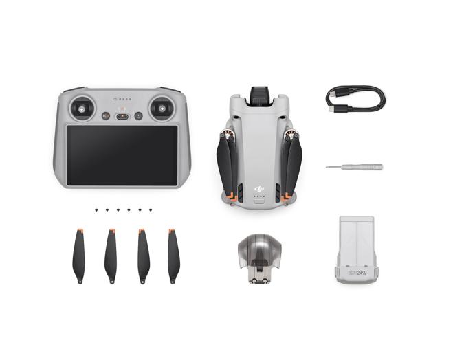 DJI Mini 3 Pro 单机、配备 DJI RC-N1 标准遥控器，定价2万2090元，DJI Mini 3 Pro带屏控飞机套装，定价26690元，畅飞电池套装定价4990元，畅飞长续航电池套装定价6890元。（DJI提供）