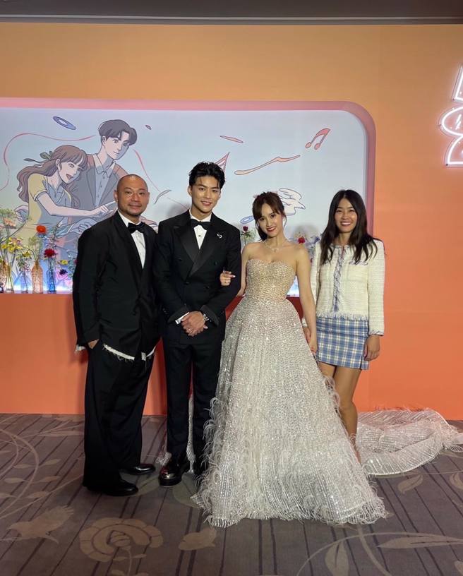 小娴、金刚今年初参加吴姗儒（Sandy）的婚礼，当时就受到外界关心婚事进度。（图／FB@小娴）