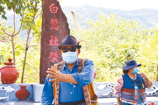 屏东来义乡白鹭部落核心传统领袖曾华德怒诉猎人遭污名化。（谢佳潾摄）