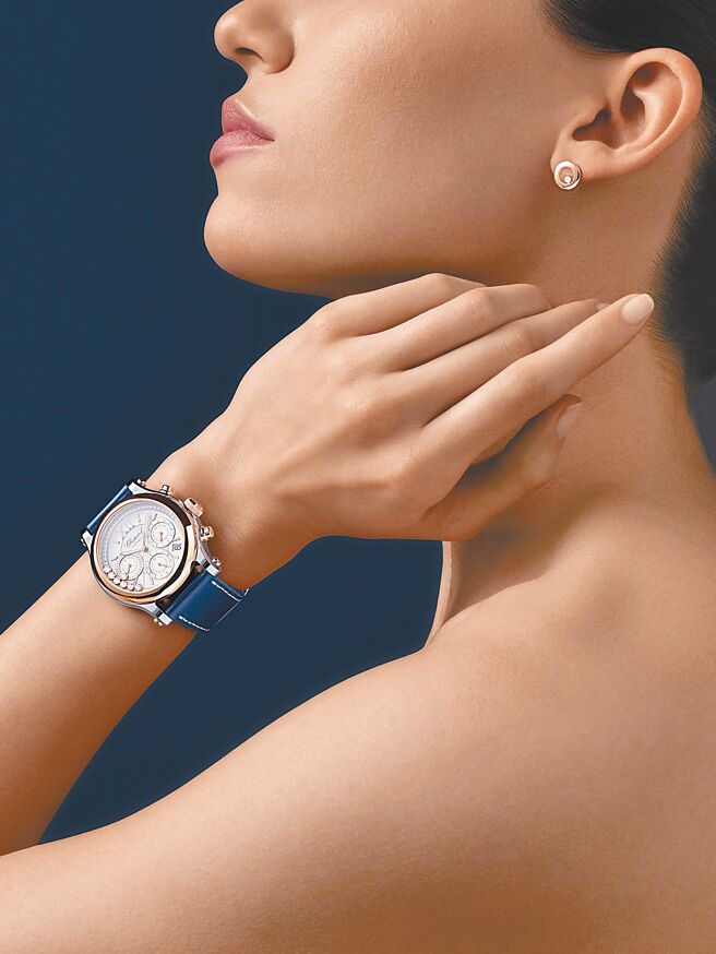 萧邦Happy Sport Chrono计时码表採用道德伦理标准的玫瑰金，功能与道德同步升级，内外皆美。（CHOPARD提供）